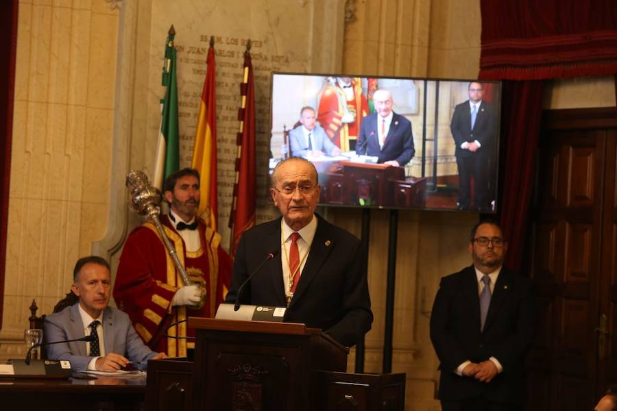 Francisco de la Torre ha sido reelegido alcalde de Málaga tras sumar 16 votos frente a los 15 del socialista Daniel Pérez. 