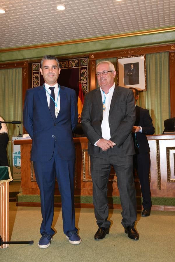 Así transcurrió el acto de la nueva configuración del ayuntamiento de Marbella donde Ángelez Muñoz fue reconocida como alcaldesa.