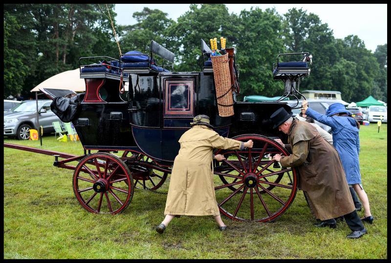 El Festival de carreras de caballos Royal Ascot, uno de los eventos deportivos y sociales más esperados del año en Inglaterra. Un evento que siempre acoge las pamelas más atrevidas. 