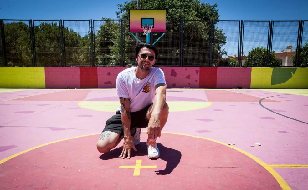 Víctor García, el alhaurino que pinta las canchas de baloncesto al estilo  californiano | Diario Sur