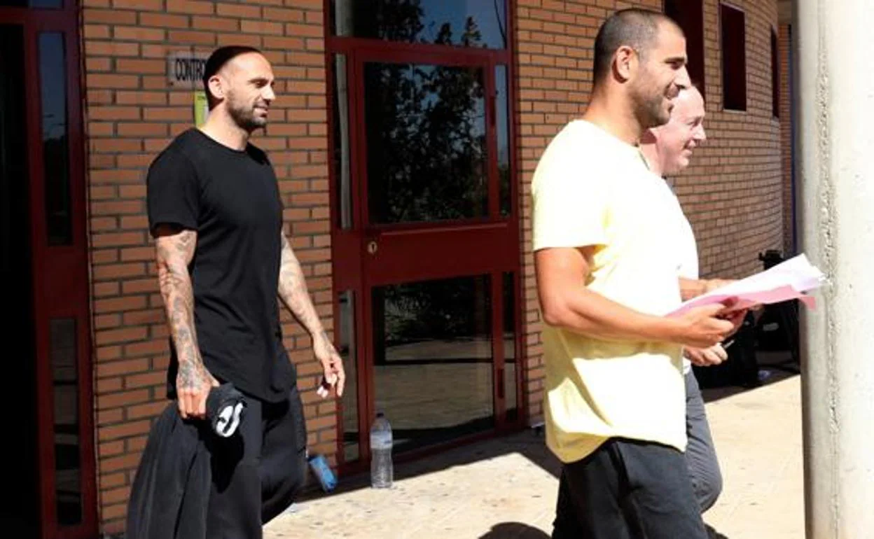 Raúl Bravo y Aranda, a su salida de la cárcel tras pagar la fianza.