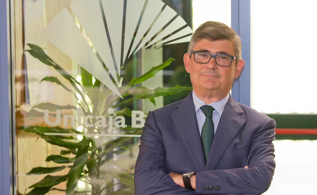 Ángel Rodríguez de Gracia, en la sede de Unicaja Banco. 