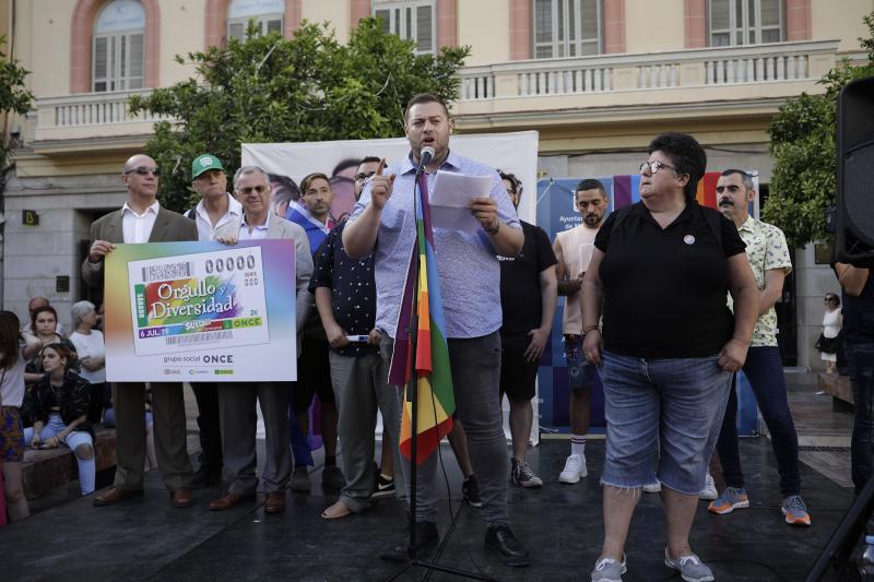 Fotos: Concentración reivindicativa del Orgullo LGTBI en Málaga
