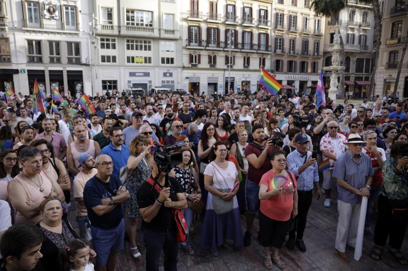 Fotos: Concentración reivindicativa del Orgullo LGTBI en Málaga