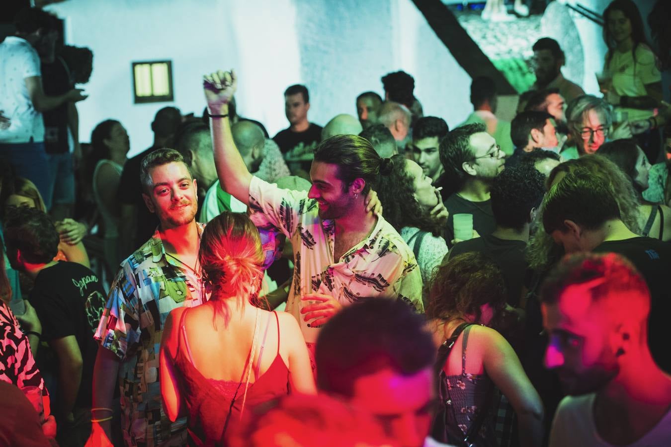 Los amantes del 'indie' toman el municipio de Ojén en la duodécima edición de su festival. Imagen de la jornada del viernes