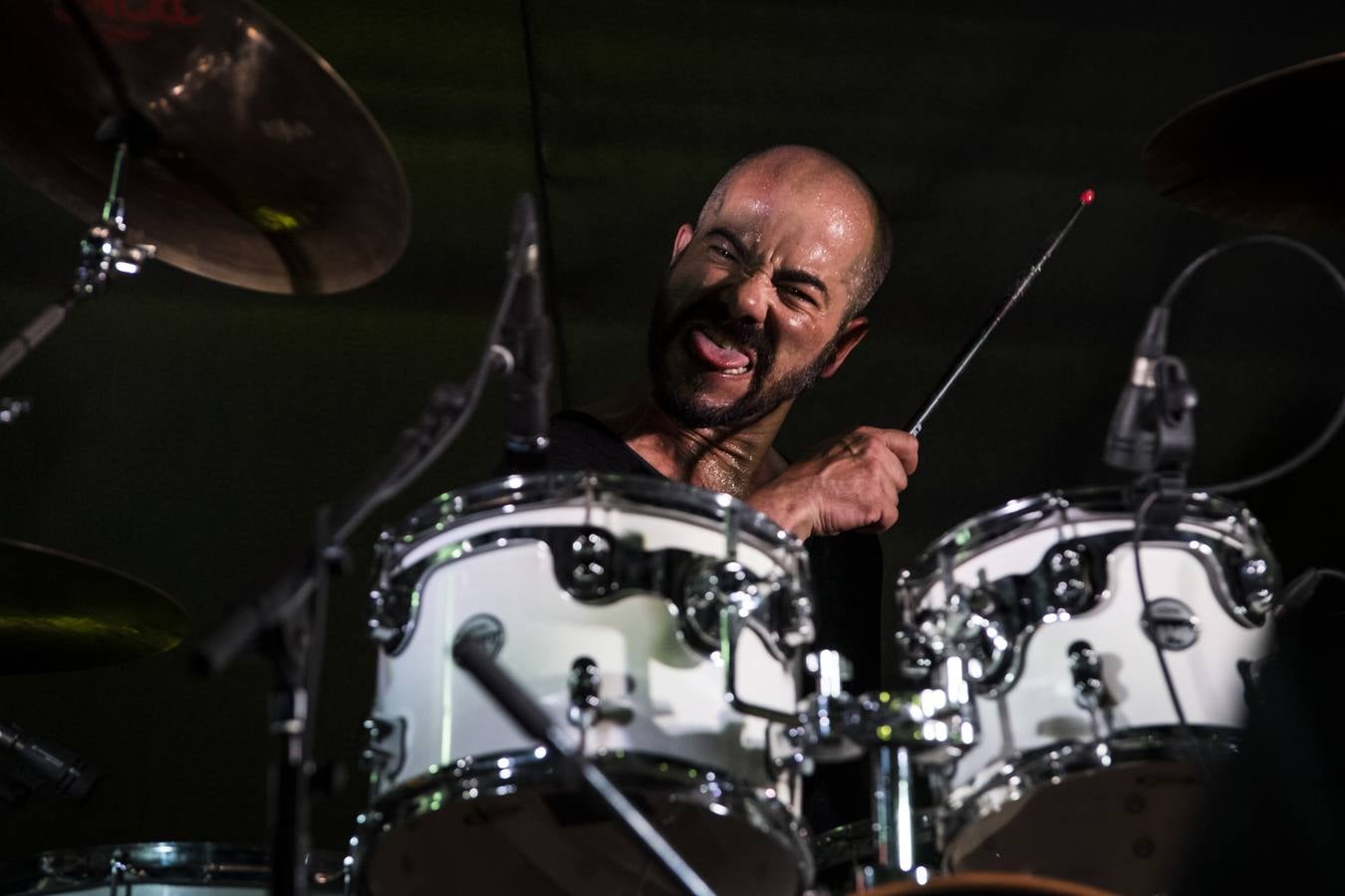 Los amantes del 'indie' toman el municipio de Ojén en la duodécima edición de su festival. Imagen de la jornada del viernes