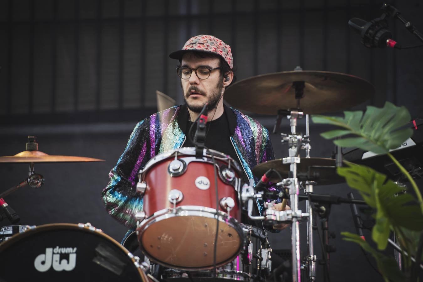 Los amantes del 'indie' toman el municipio de Ojén en la duodécima edición de su festival. Imagen de la jornada del viernes