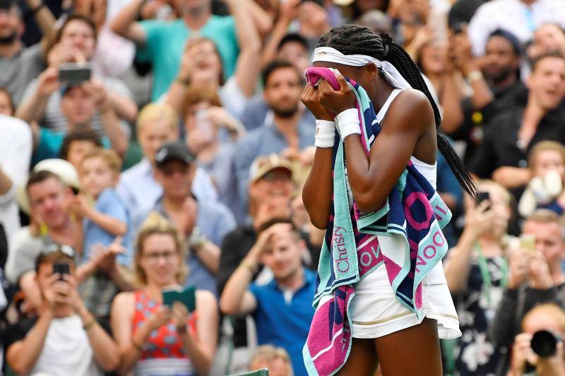 La estadounidense Cori Gauff, de 15 años, casi no podía creerse haber derrotado a la quíntuple campeona Venus Williams , pero, recuperada de la emoción, no ocultó su ambición de ganar Wimbledon.