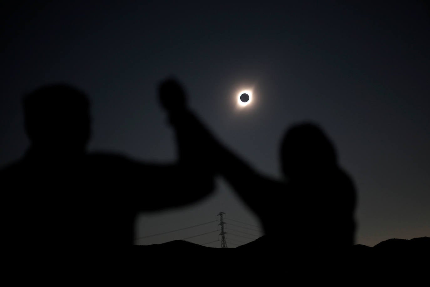 Fotos: En imágenes, el espectacular eclipse que oscureció Sudamérica