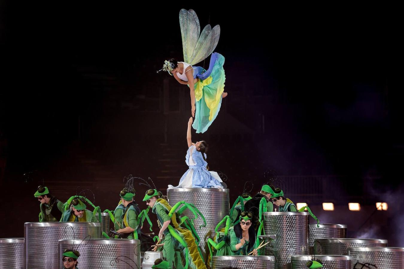 Los espectáculos durante el ensayo de la 'Fete des Vignerons'(festival de viticultores) ayer en un estadio con capacidad para 20 mil espectadores en Vevey, Suiza. El festival ha sido organizado en Vevey, aproximadamente cada 25 años, por la hermandad de viticultores desde 1979. El evento celebrará del 18 de julio al 11 de agosto.