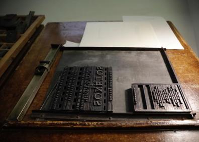 Imagen secundaria 1 - Los &#039;Sonetos&#039; de Manuel Alcántara dan paso a una nueva etapa de la Antigua Imprenta Sur