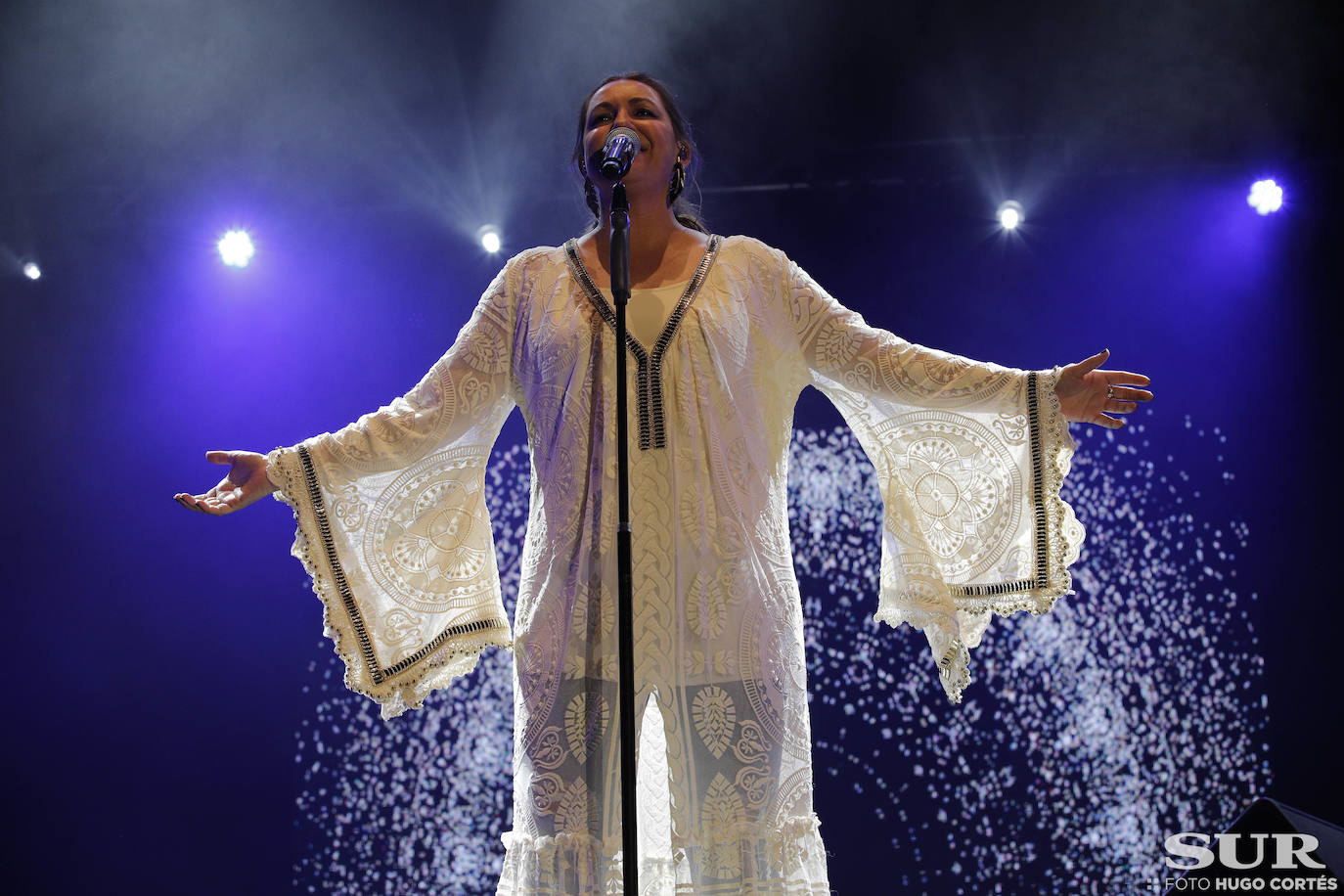 Niña Pastori, en el Auditorio Municipal Cortijo de Torres, con su gira 'Bajo tus alas'.