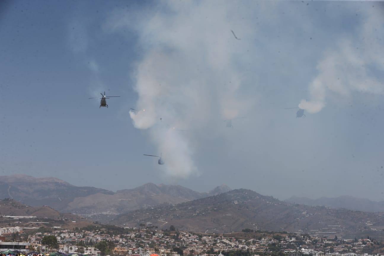 Una treintena de aeronaves participan en la exhibición, que cuenta este año como novedad con el Harrier de la Armada.