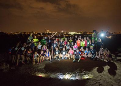 Imagen secundaria 1 - Correr bajo la luna llena: la nueva moda &#039;runner&#039;