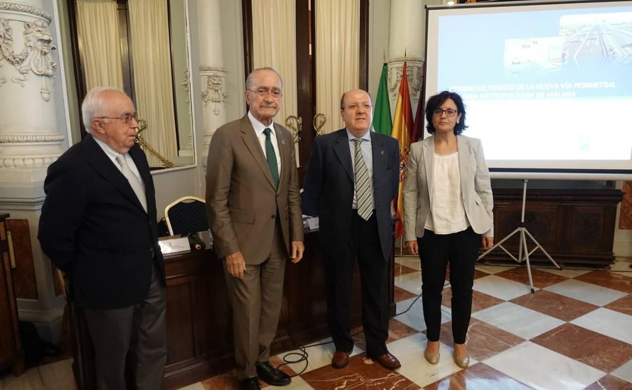 Jose Alba y Francisco de la Torre junto a responsables de Trn Taryet. 