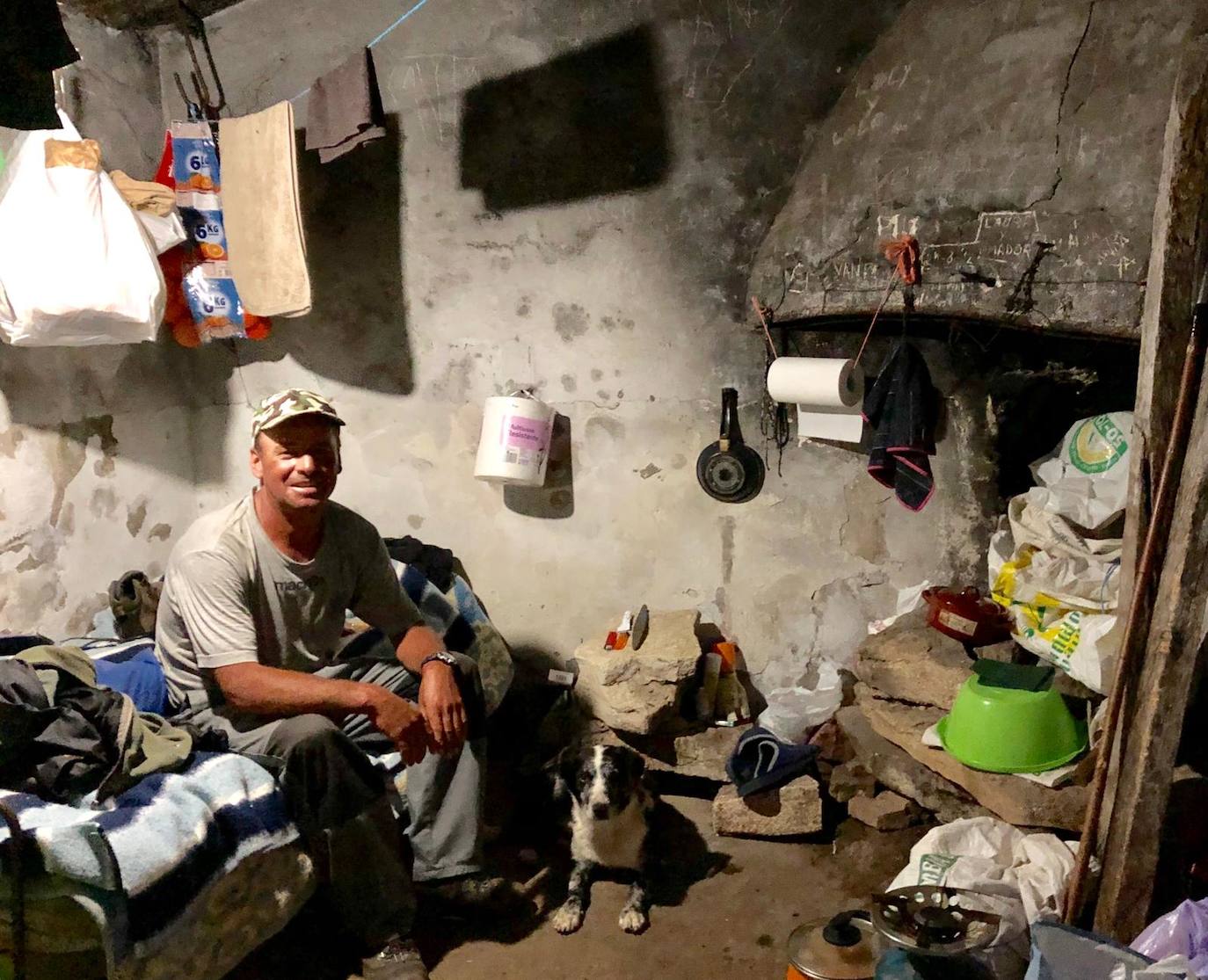 Cinco jóvenes malagueños que han superado el cáncer concluyen la 'Primera Aventura Trashumante entre Lobos y Mastines'