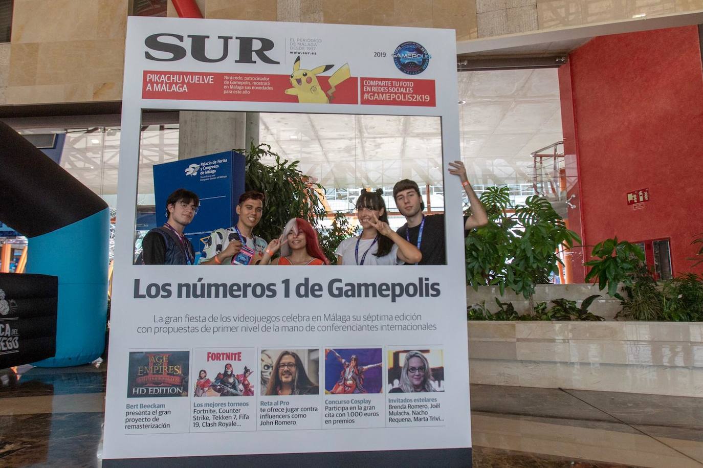 Las mejores imágenes de los participantes de Gamepolis en la portada especial de SUR. 