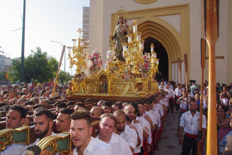 La devoción marinera marca un año más este mes de julio en la provincia de Málaga con una treintena de procesiones repartidas especialmente por las localidades costeras.