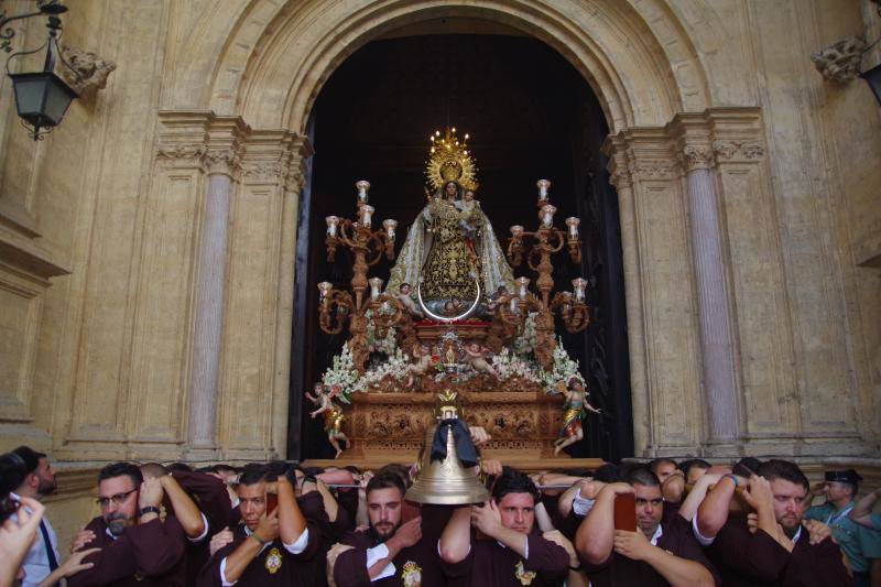 La devoción marinera marca un año más este mes de julio en la provincia de Málaga con una treintena de procesiones repartidas especialmente por las localidades costeras.