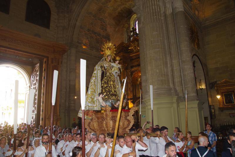 Traslado de la Virgen del Carmen desde su iglesia hasta el puerto de Málaga, este domingo 21