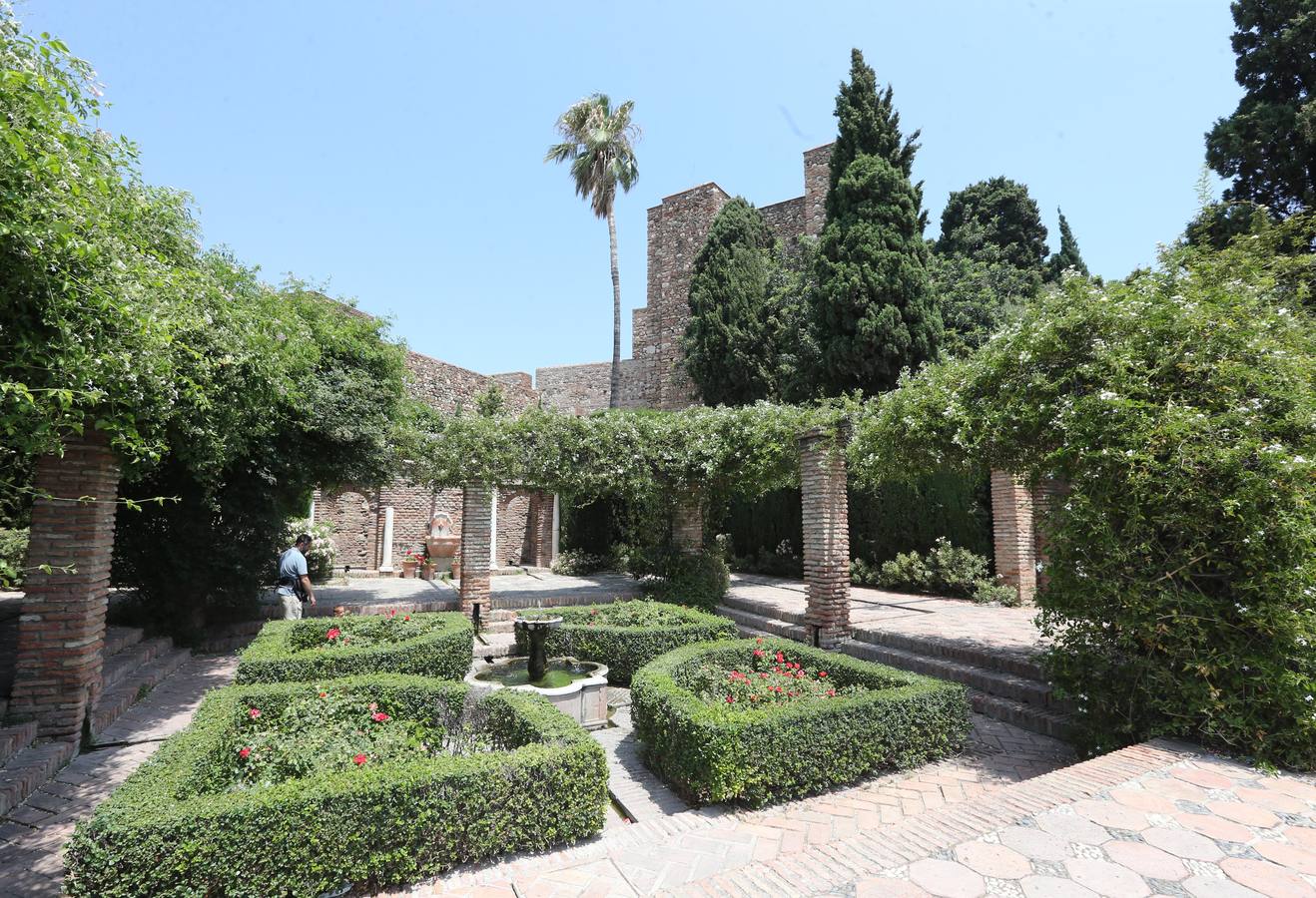 La Alcazaba, que domina la montaña desde la que se divisan todos los puntos cardinales, registró su año récord de visitas en 2018, con un total de 1.194.740 personas, un espectacular 16% más que en 2017