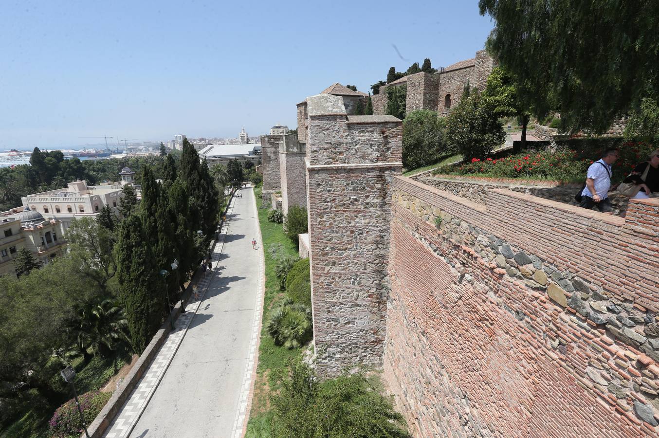 La Alcazaba, que domina la montaña desde la que se divisan todos los puntos cardinales, registró su año récord de visitas en 2018, con un total de 1.194.740 personas, un espectacular 16% más que en 2017