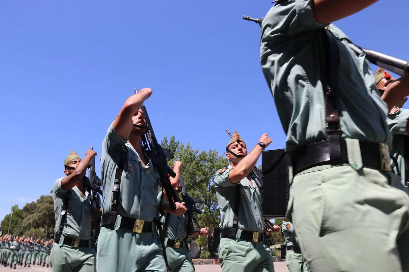 Se han entregado condecoraciones y los premio Capitán Sánchez Tirado y se ha puesto la corbata al guión del grupo de Caballería por su participación en la última operación en Mali.