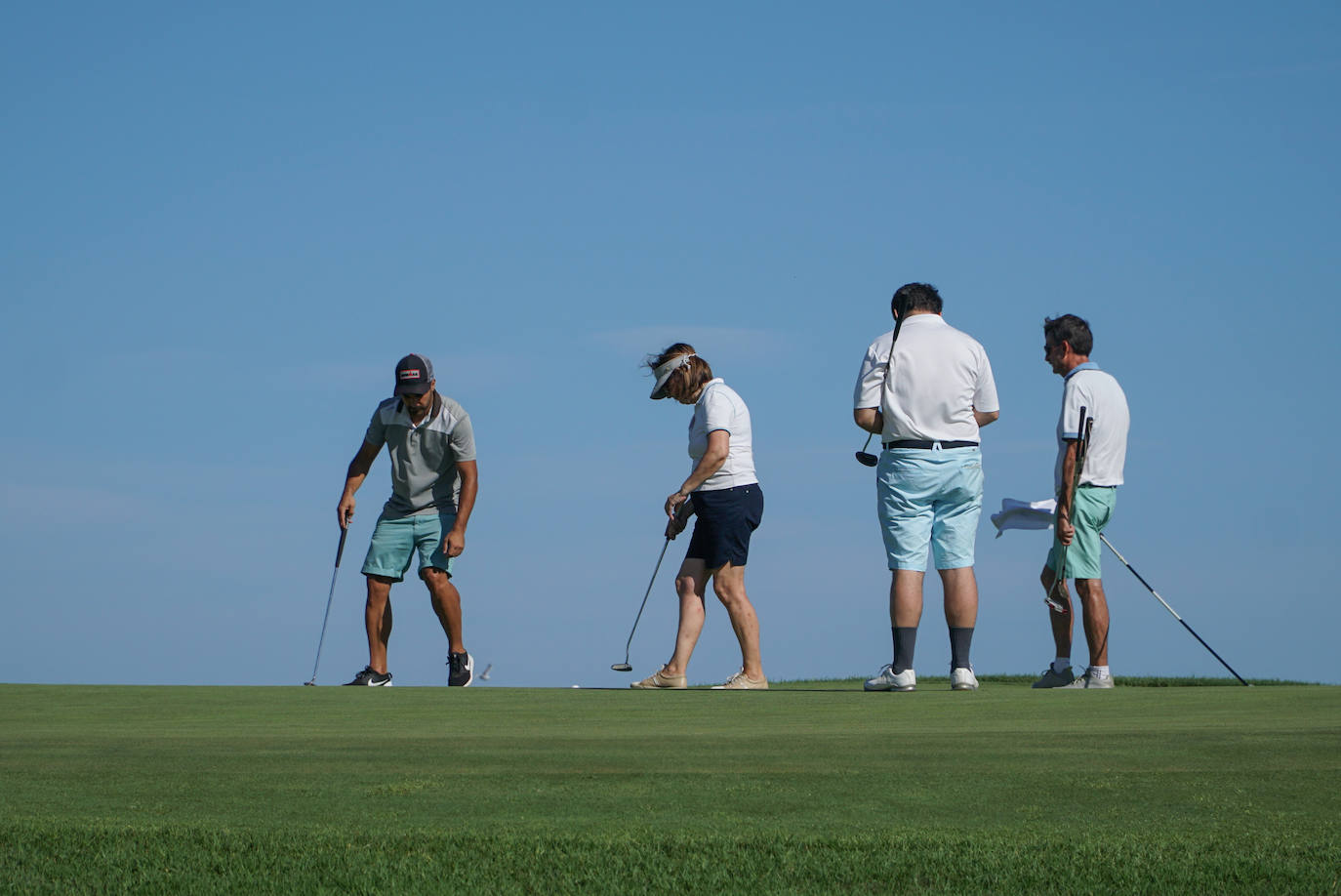 Más de 200 jugadores se dan cita en el campo del Real Club de Guadalmina en la despedida del torneo organizado por SUR. 