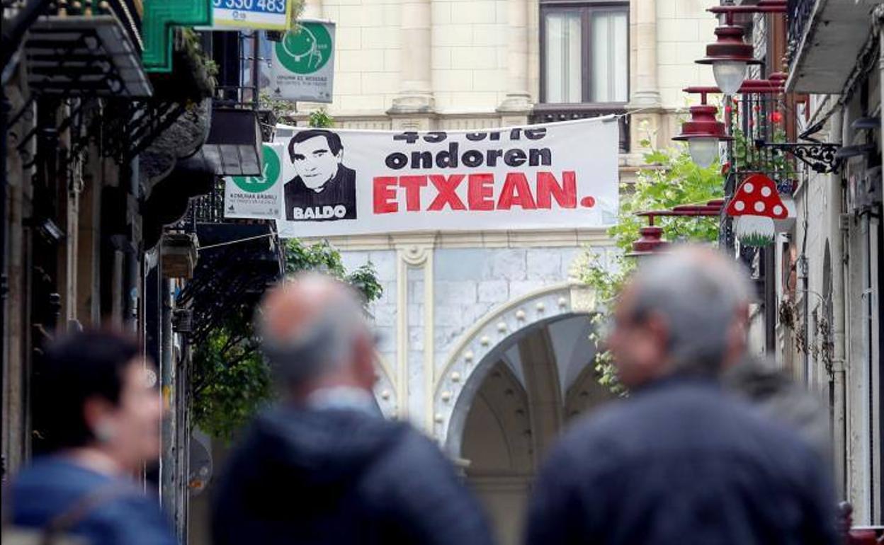 Pancarta en el homenaje celebrado en Hernani. 