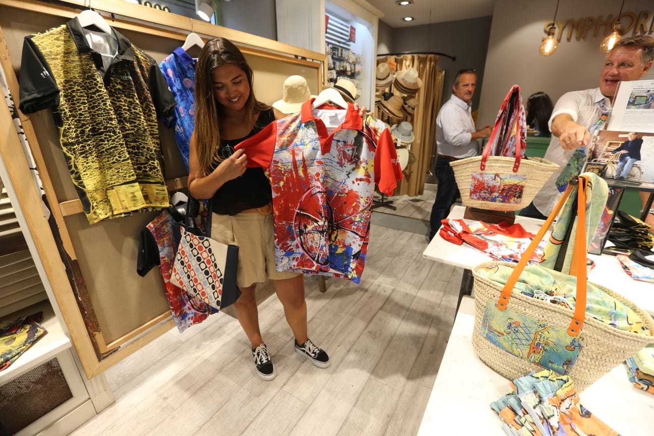 Fotos: Manolo Rincón presenta Empatía Art Collection, su línea benéfica de ropa