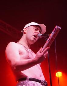 Imagen secundaria 2 - Triángulo de Amor Bizzarro y El Último Vecino