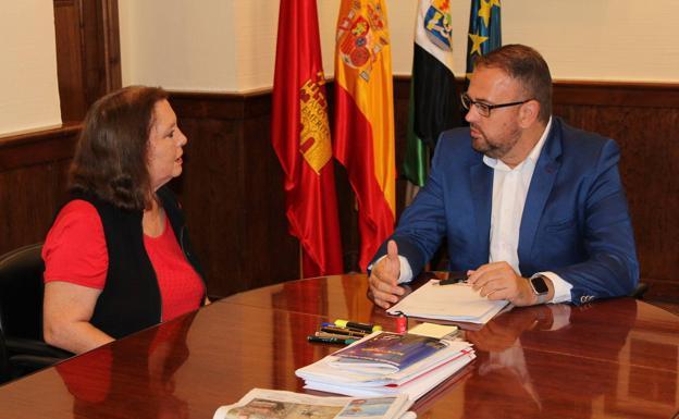 Andrea Pastor en el homenaje del alcalde de Mérida, Antonio Rodríguez Osuna