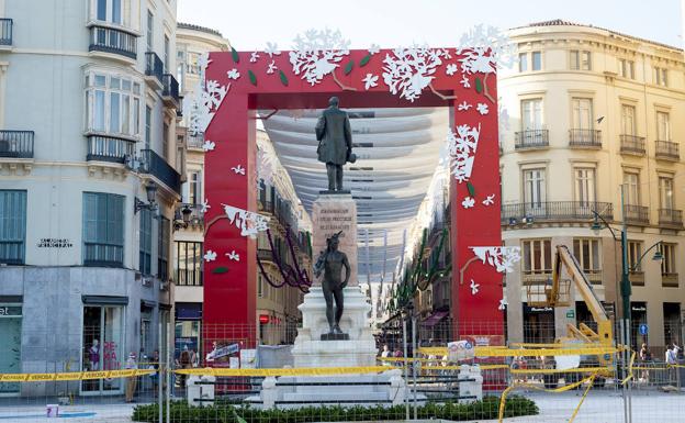 Aspecto del pórtico de la Feria a la entrada de la calle Larios.