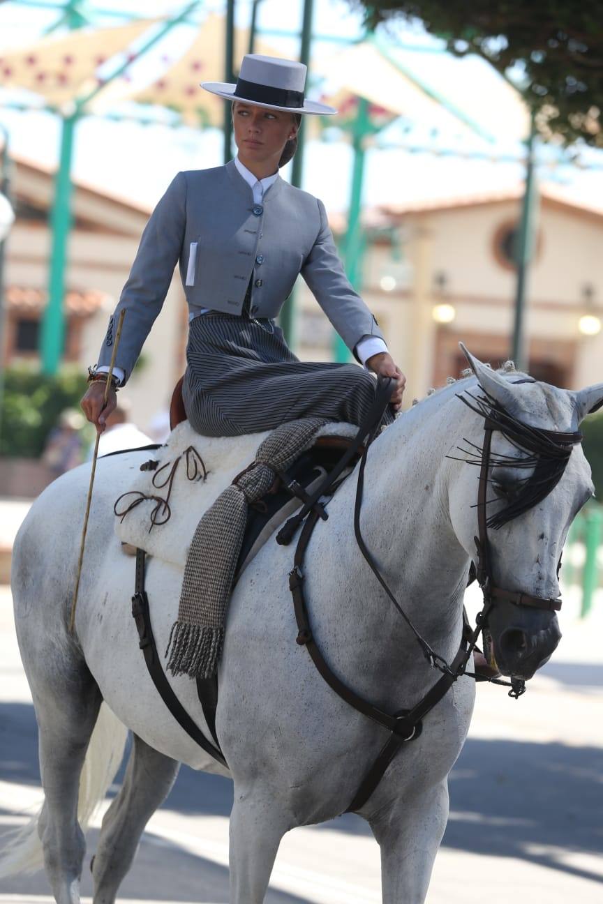 Las mejores imágenes de la jornada del viernes 16 de la Feria de Málaga. Ambiente de la primera noche en el Real