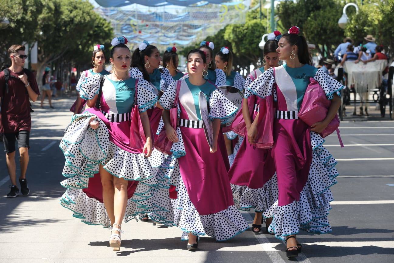 Las mejores imágenes de la jornada del viernes 16 de la Feria de Málaga. Ambiente de la primera noche en el Real