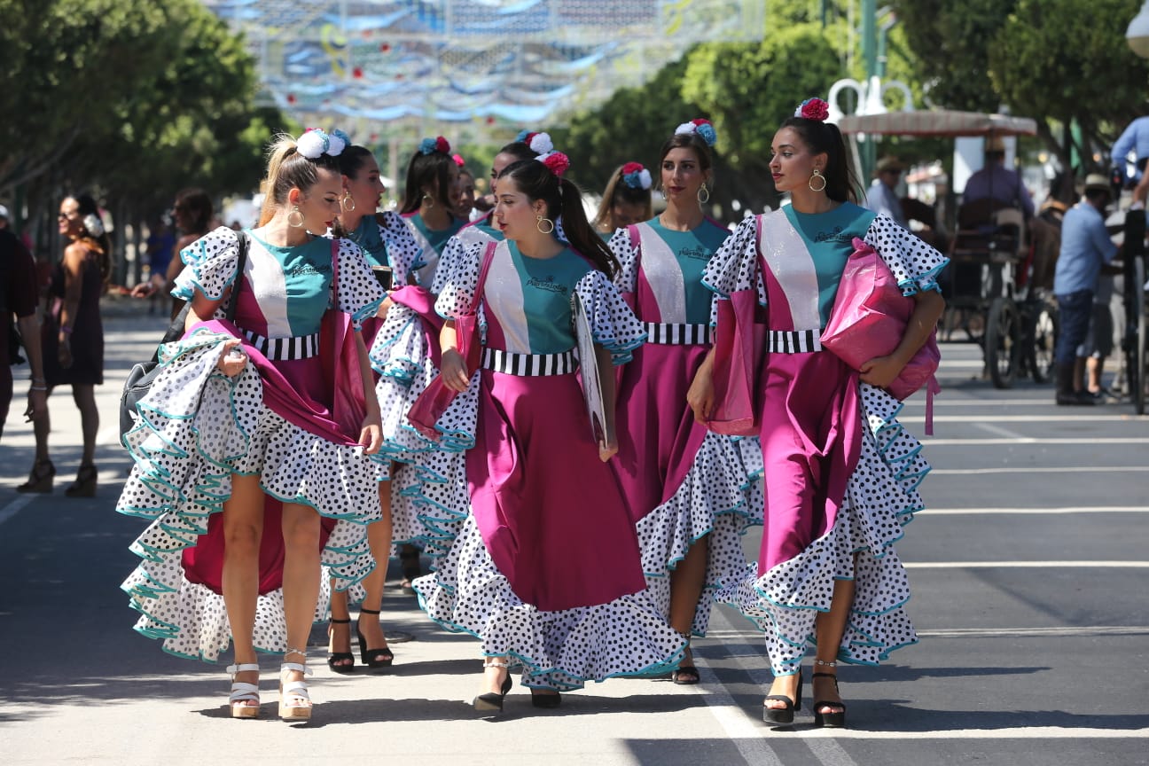 Las mejores imágenes de la jornada del viernes 16 de la Feria de Málaga. Ambiente de la primera noche en el Real
