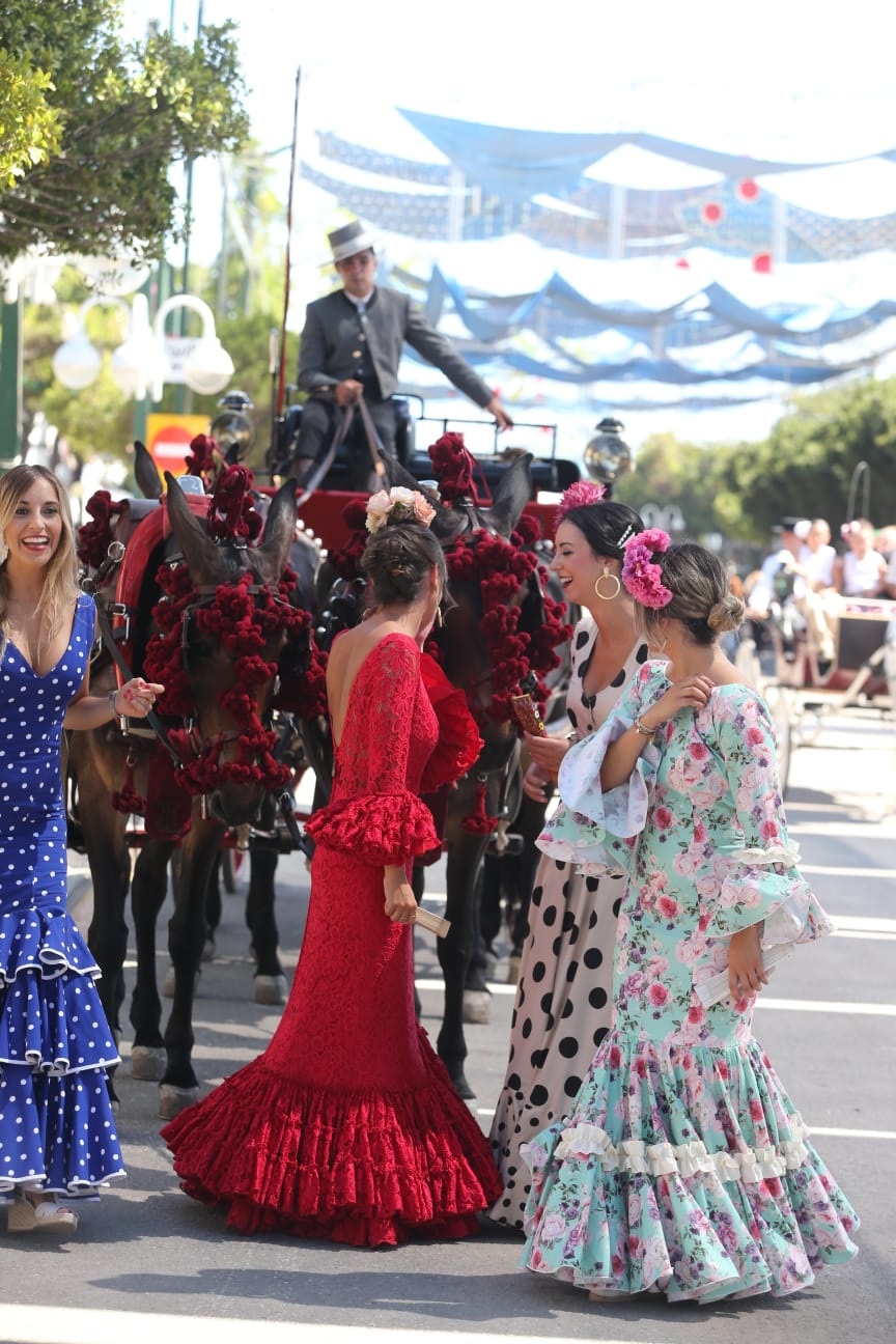 Las mejores imágenes de la jornada del viernes 16 de la Feria de Málaga. Ambiente de la primera noche en el Real