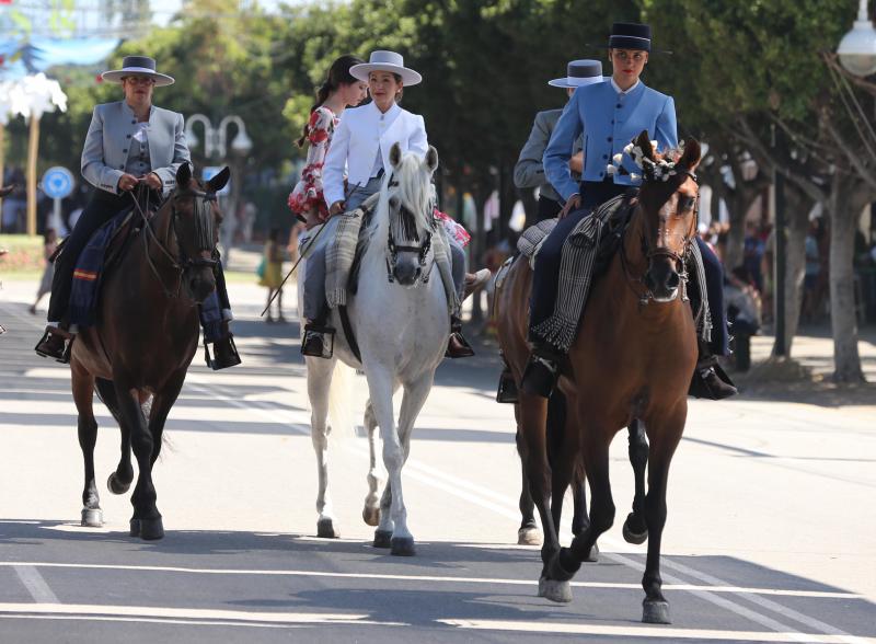 Las mejores imágenes de la jornada del viernes 16 de la Feria de Málaga. Ambiente de la primera noche en el Real