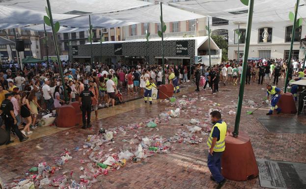 Imagen principal - La Feria del Centro no entiende de horarios