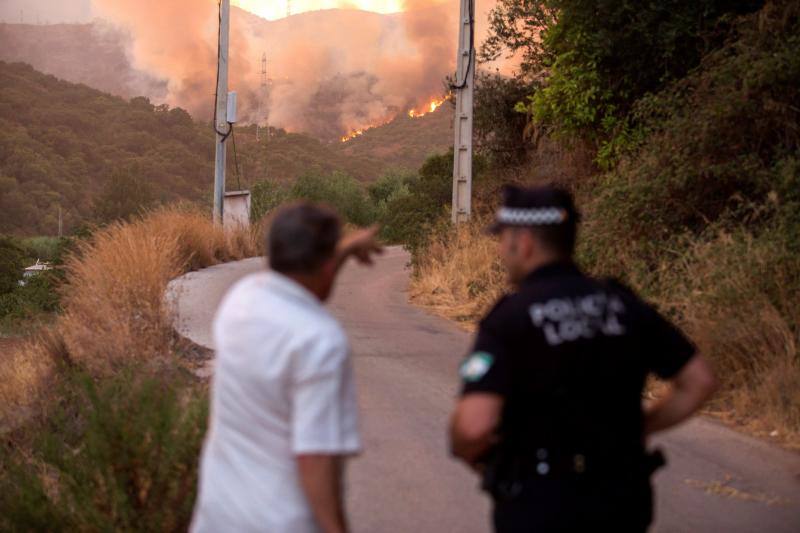 El fuego se originó en el paraje de Peñas Blancas. 