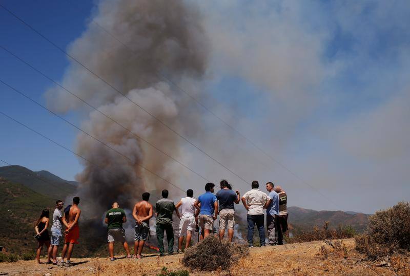 El fuego se originó en el paraje de Peñas Blancas. 