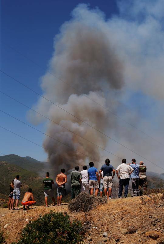 El fuego se originó en el paraje de Peñas Blancas. 