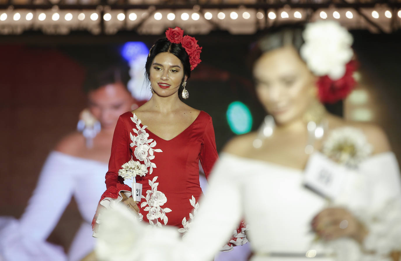 Un total de 32 chicas y los 16 chicos participaron en la gala presentada por Rocío Alba y Pepelu Ramos y que contó con la actuación de Virginia Gámez.