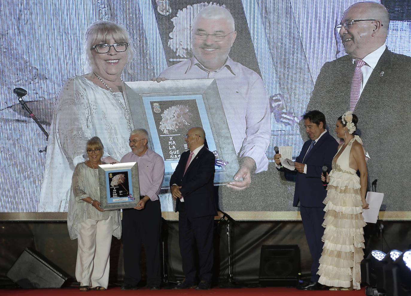 Un total de 32 chicas y los 16 chicos participaron en la gala presentada por Rocío Alba y Pepelu Ramos y que contó con la actuación de Virginia Gámez.