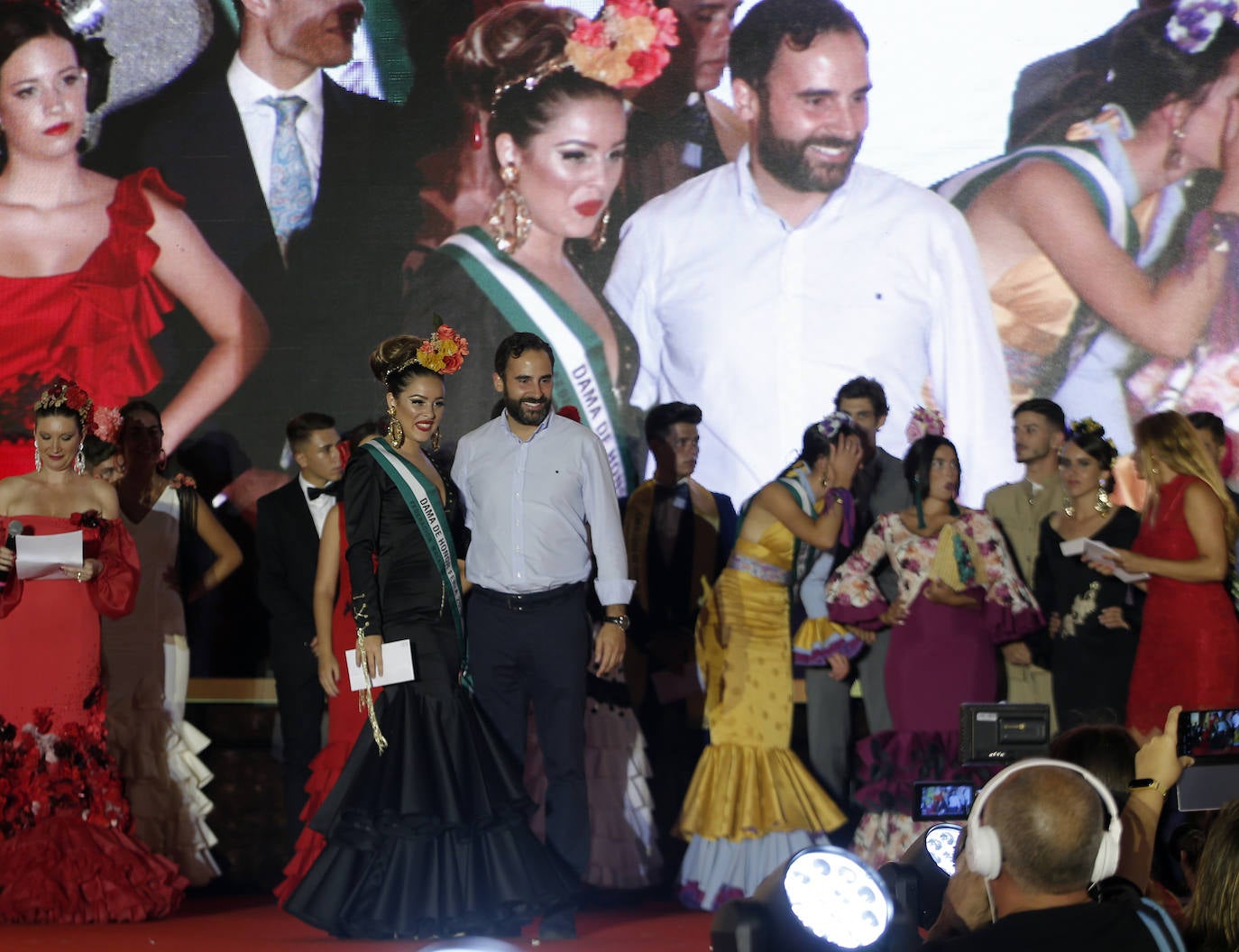 Un total de 32 chicas y los 16 chicos participaron en la gala presentada por Rocío Alba y Pepelu Ramos y que contó con la actuación de Virginia Gámez.