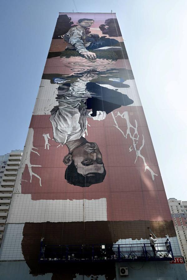 Una vista de graffiti en el distrito en Odintsovo, cerca de Moscú, Rusia. Durante el Festival Mofogénesis Urbana en Moscú participan 60 artistas de más de 20 países.