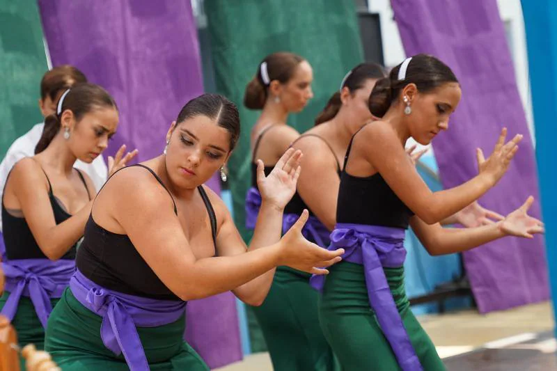 Miles de personas disfrutan un día más de la fiesta en el Real y el Centro. 