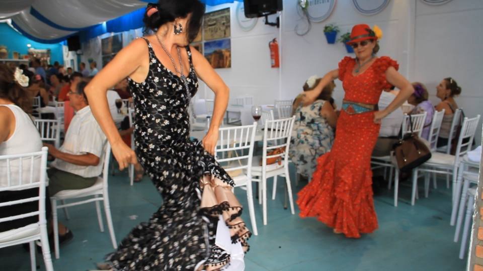 Algunos trajes de flamenca y caballistas el jueves en el Real. 