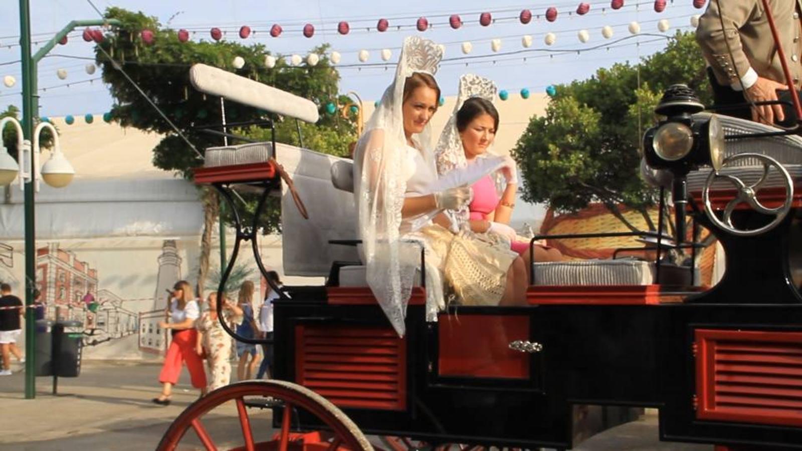 Algunos trajes de flamenca y caballistas el jueves en el Real. 