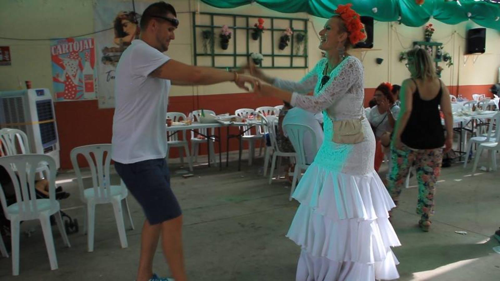 Algunos trajes de flamenca y caballistas el jueves en el Real. 